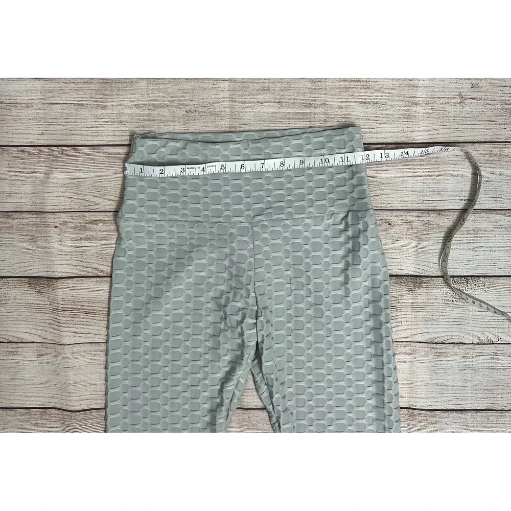 NEW Grey Textured Scrunch Leggings Size SM– High Waist Booty-Lifting‎  Gym Ready